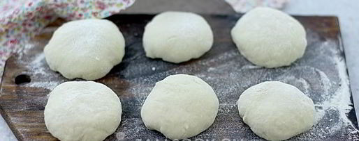 Шаг 6: пышных беляшей на сковороде