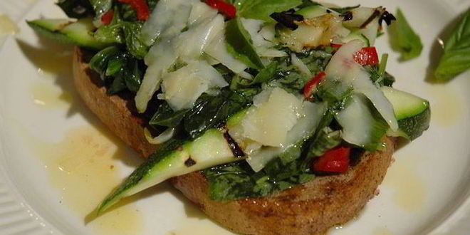Рецепт брускетты из цукини со шпинатом