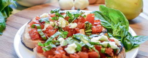 Шаг 3: брускетты капрезе