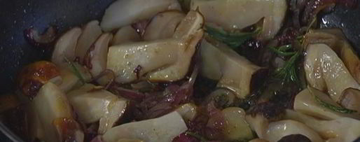 Шаг 5: брускетты с белыми грибами, чили и розмарином