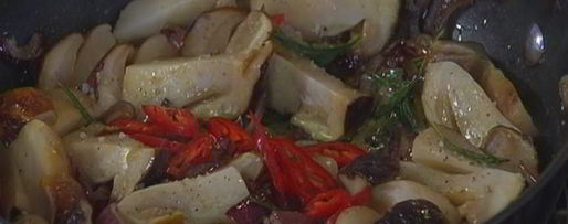 Шаг 6: брускетты с белыми грибами, чили и розмарином