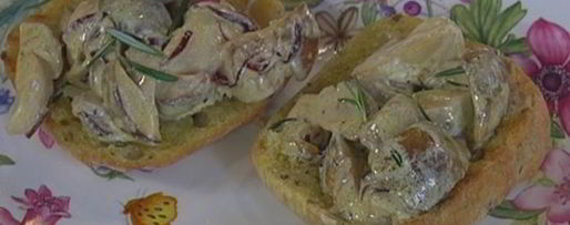 Шаг 9: брускетты с белыми грибами, чили и розмарином