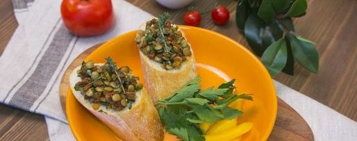 Шаг 3: брускетты с чечевицей