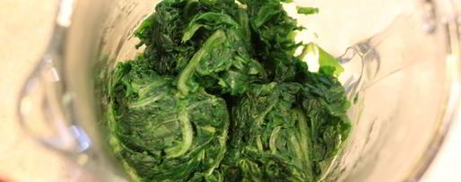 Шаг 1: брускетты с фасолью, рикоттой, шпинатом и яйцом-пашот