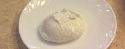 Шаг 12: брускетты с фасолью, рикоттой, шпинатом и яйцом-пашот