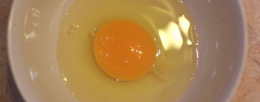 Шаг 9: брускетты с фасолью, рикоттой, шпинатом и яйцом-пашот