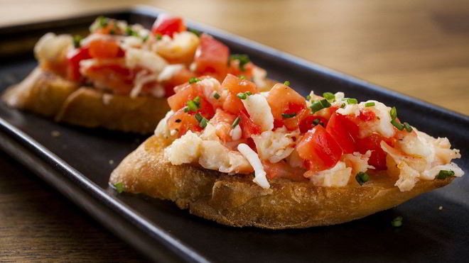 Рецепт Брускетты с камчатским крабом