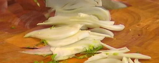 Шаг 1: брускетты с крабами