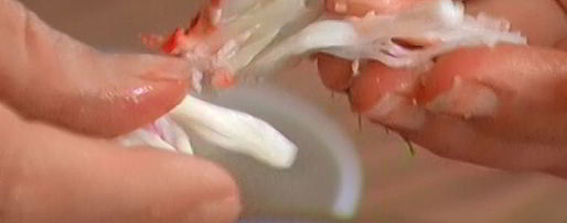 Шаг 3: брускетты с крабами