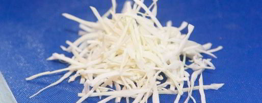 Шаг 1: брускетты с красной рыбой и капустой