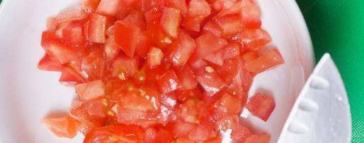 Шаг 1: брускетты с лососем