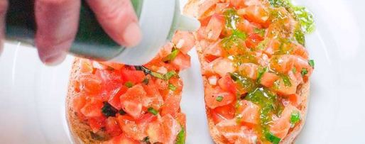 Шаг 6: брускетты с лососем