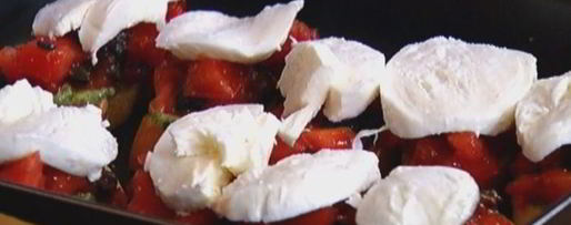 Шаг 7: брускетты с моцареллой, помидорами и базиликом