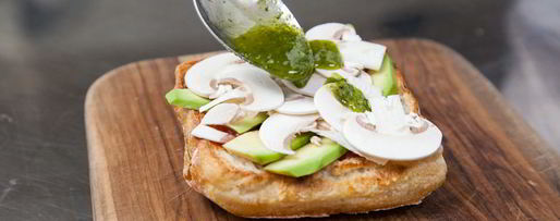 Шаг 7: брускетты с печеным болгарским перцем