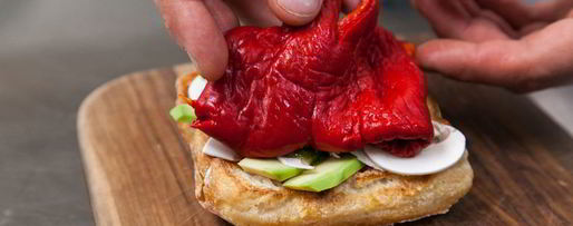 Шаг 8: брускетты с печеным болгарским перцем