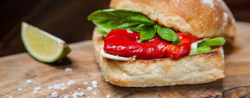 Шаг 9: брускетты с печеным болгарским перцем