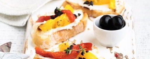 Шаг 5: брускетты с печеным перцем и сыром