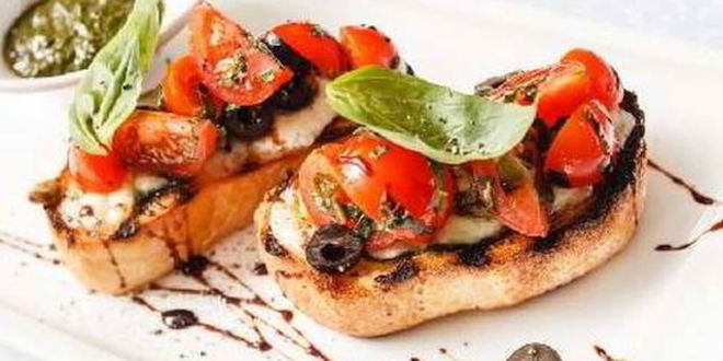 Рецепт брускетты с помидорами и брынзой