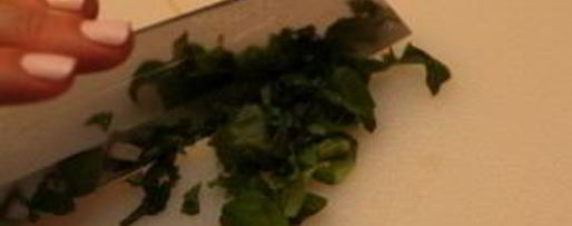 Шаг 1: брускетты с помидорами