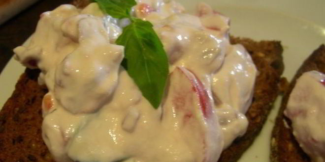 Рецепт брускетты с рикоттой, помидорами и базиликом