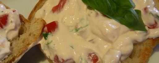 Шаг 3: брускетты с рикоттой, помидорами и базиликом