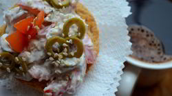 Рецепт Брускетты с рыбой и томатами черри