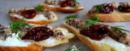 Шаг 3: брускетты с сардинами и сливочным сыром