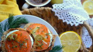 Рецепт Брускетты с сельдереем и томлеными помидорами