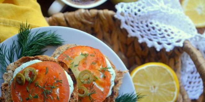 Рецепт брускетты с сельдереем и томлеными помидорами