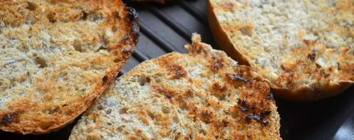 Шаг 1: брускетты с сельдереем и томлеными помидорами