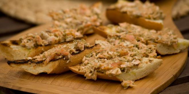 Рецепт брускетты с семгой