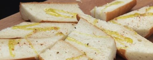 Шаг 1: брускетты с семгой