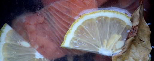 Шаг 1: брускетты с творогом и красной рыбой