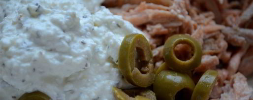 Шаг 3: брускетты с творогом и красной рыбой