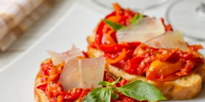Рецепт брускетты с жареным сладким перцем