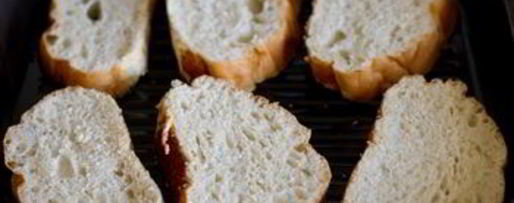 Шаг 4: брускетты с жареным сладким перцем