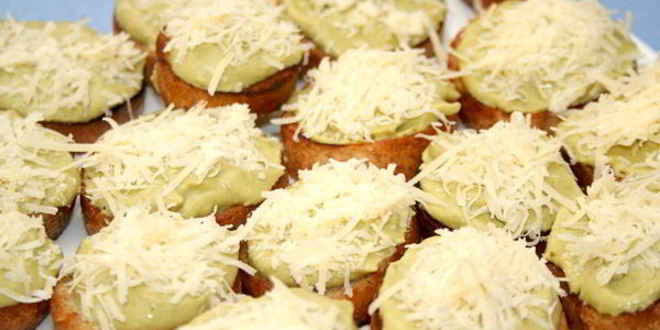 Рецепт брускетты со сливочным пюре