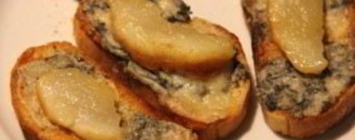 Шаг 3: брускетт с грушей и сыром