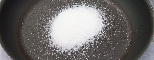 Шаг 3: брускетты с клубникой и маскарпоне