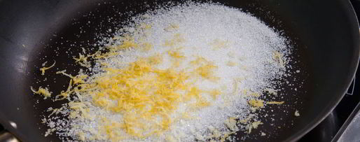 Шаг 4: брускетты с клубникой и маскарпоне