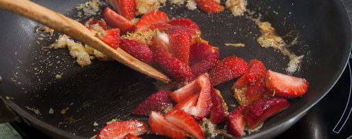 Шаг 5: брускетты с клубникой и маскарпоне