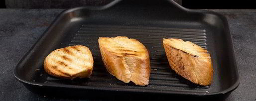 Шаг 4: брускетт с крем-паштетом из тунца