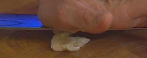 Шаг 1: горячего бутерброда с моцареллой, шпинатом и соусом песто