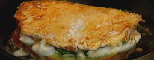 Шаг 8: горячего бутерброда с моцареллой, шпинатом и соусом песто