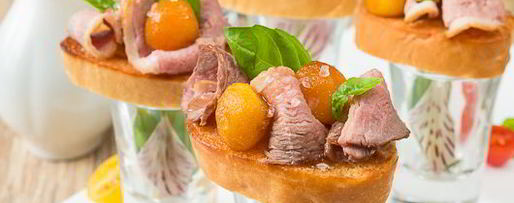 Шаг 15: мини-брускетт с уткой и карамелизированными яблоками