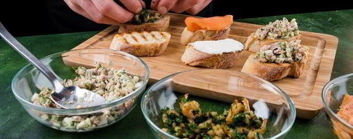 Шаг 14: трио из брускетт