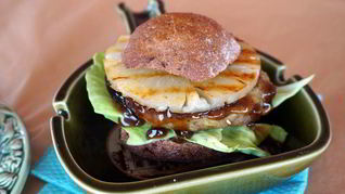 Рецепт Бургера с ананасом и соусом терияки