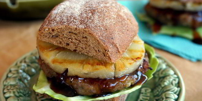 Рецепт бургера с ананасом и соусом терияки