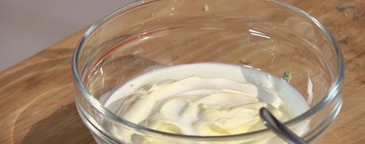 Шаг 2: бургера с луковым конфитюром и соусом блю-чиз