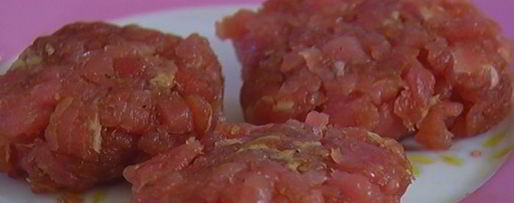 Шаг 4: бургеров с котлетками из тунца и авокадо